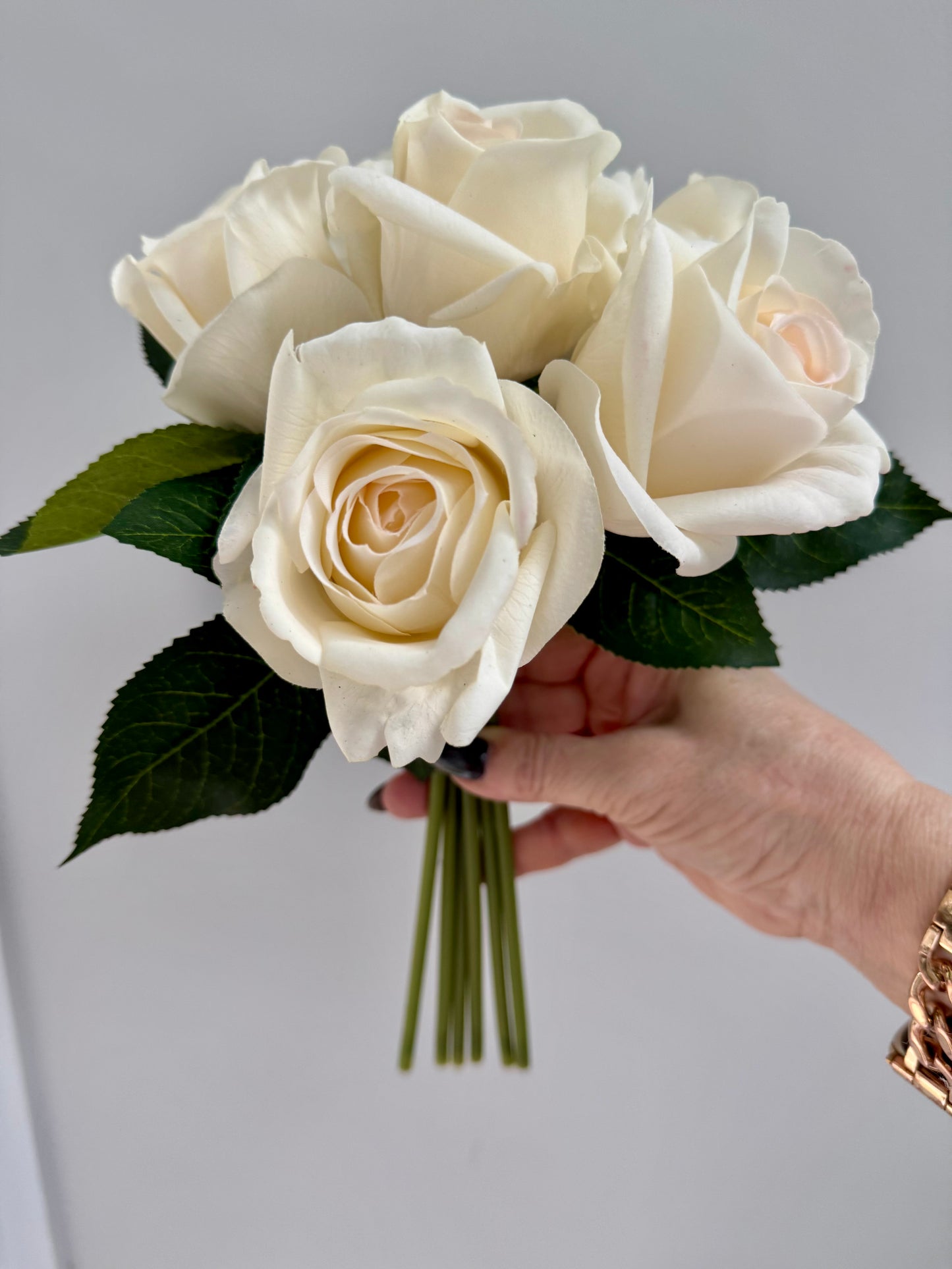Rose Bouquet-Ivory