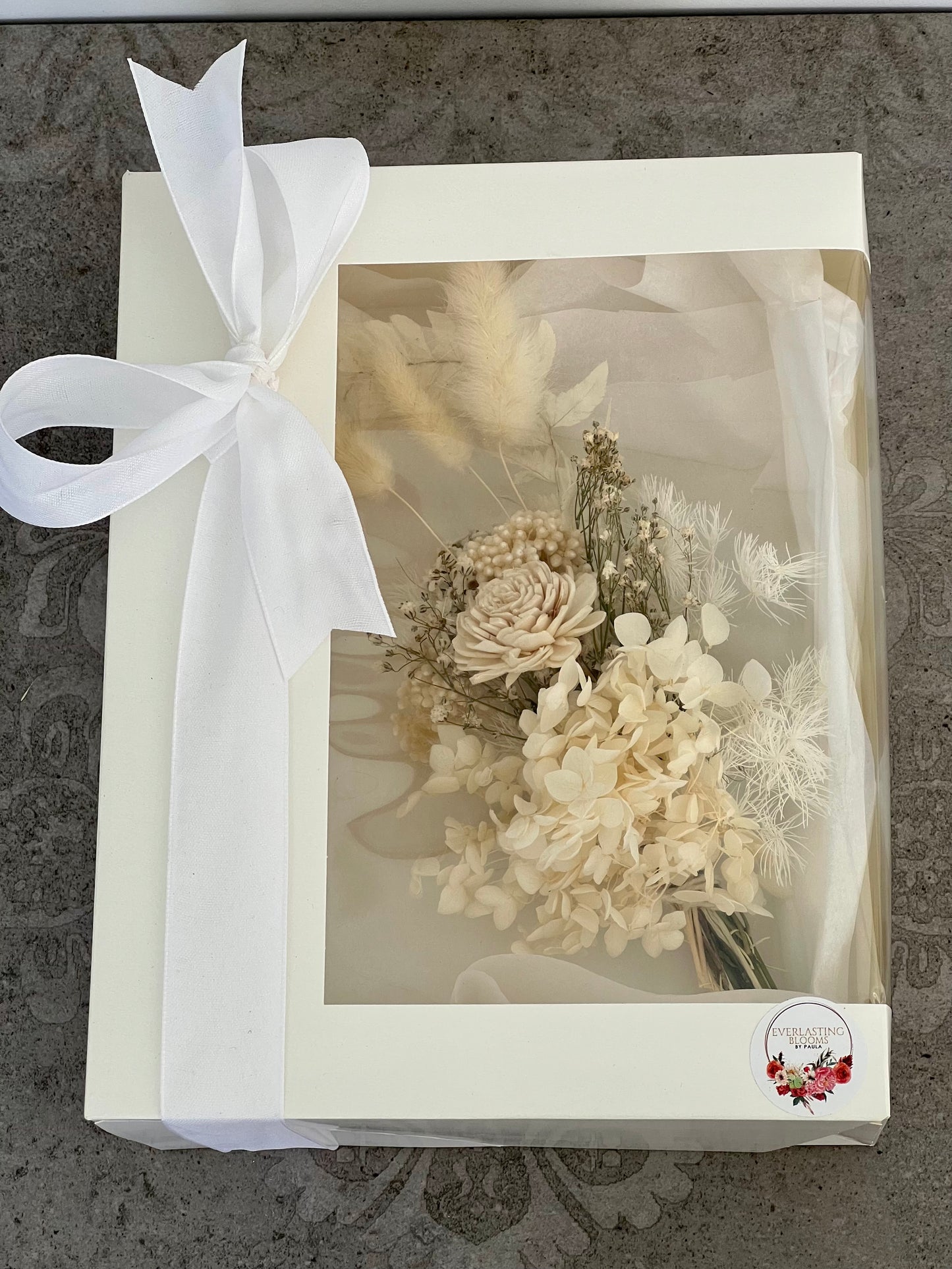 Boxed & Bowed Posy (assorted colours)